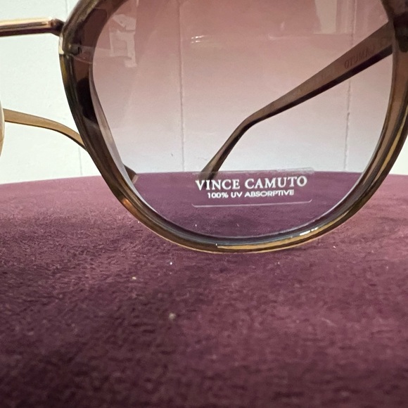 Vince Camuto Women's Sunglasses Shield 100% UV Square Black NEW - Picture 2 of 5